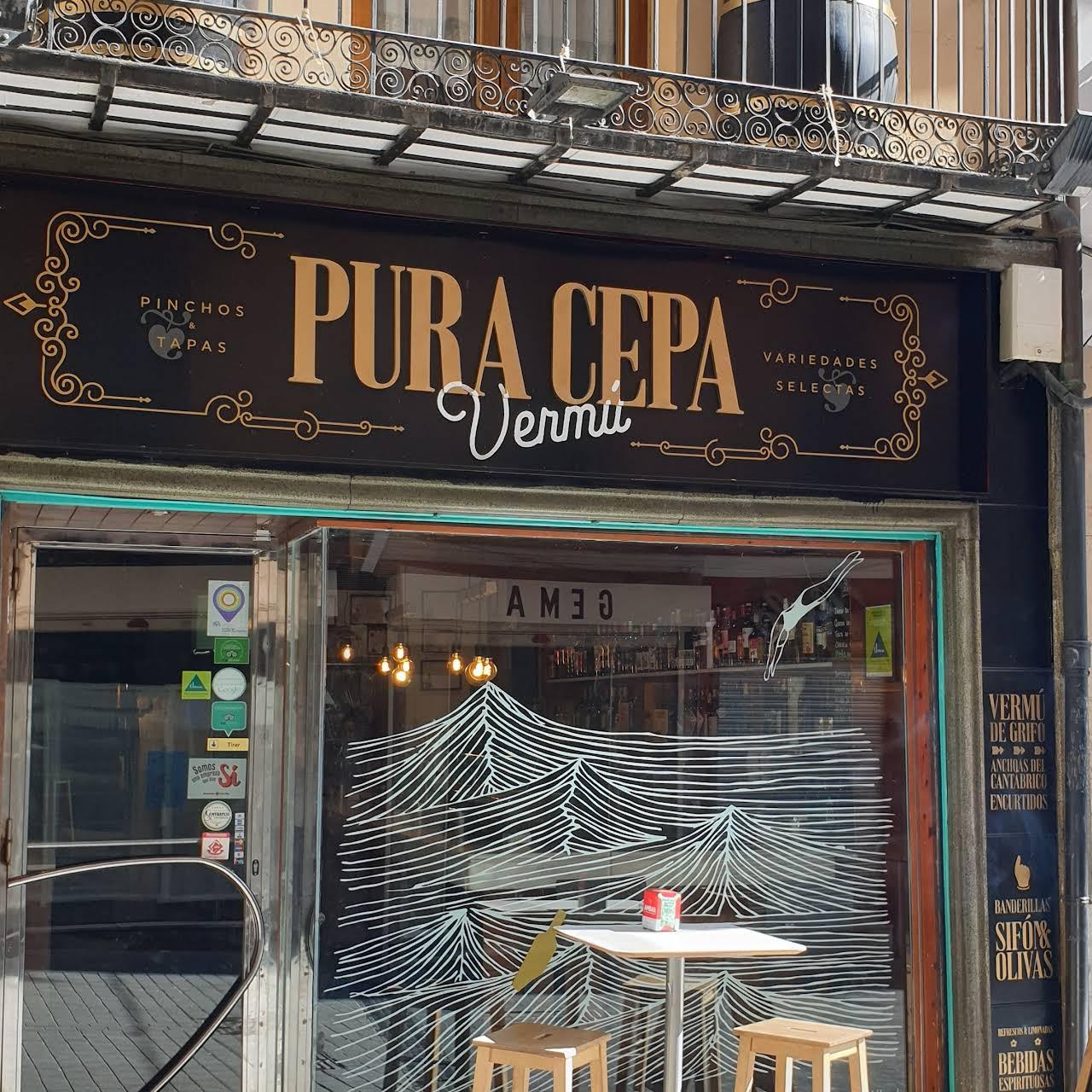 En Pura Cepa Vermú cuentan con una gran variedad de tapas y pinchos en Teruel. Además, tienen más de 125 clases de vermú y vinos selectos.